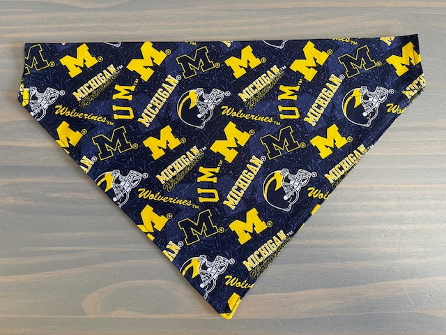 Dog Scarf - Thru the Collar Pet Neck Scarf - Michigan Wolverines NCAA Licensed