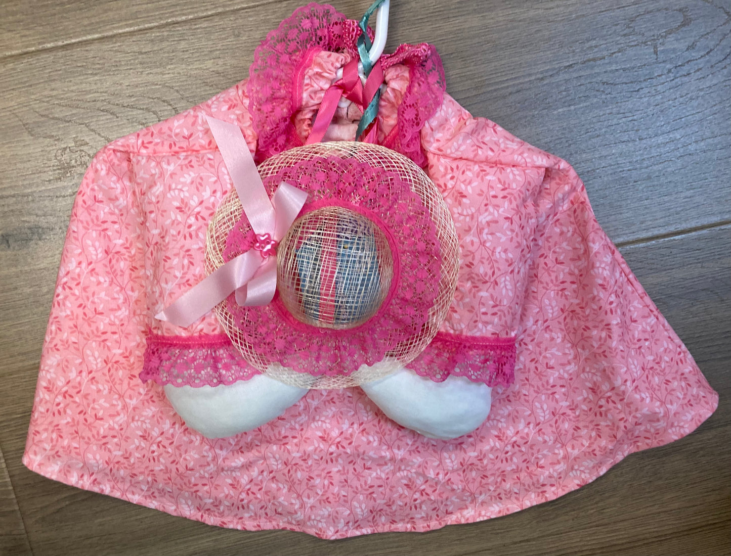 Goose Outfit - Pink Dress with Lace
