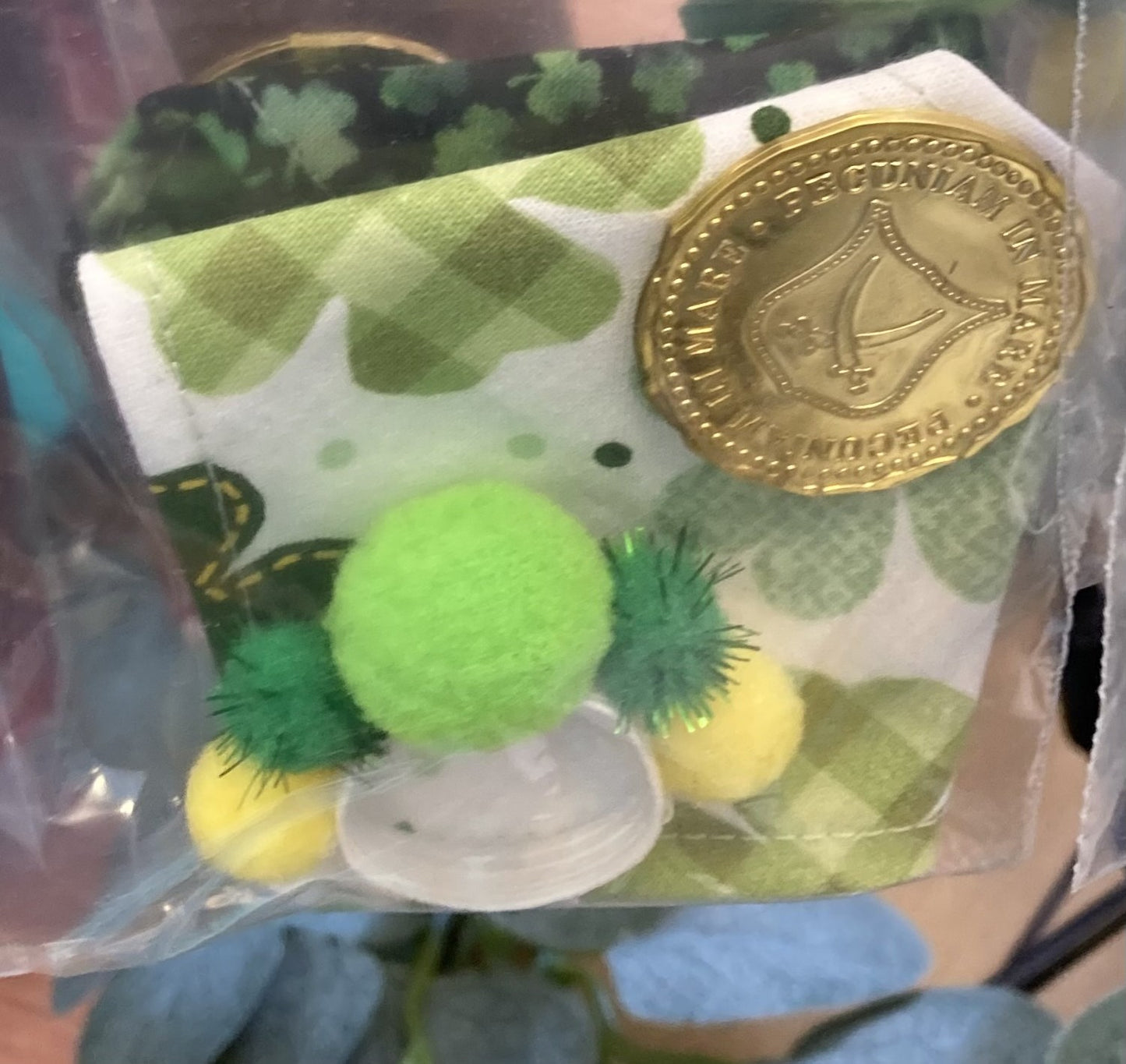 7" Desktop Goose Statue Outfit - Single