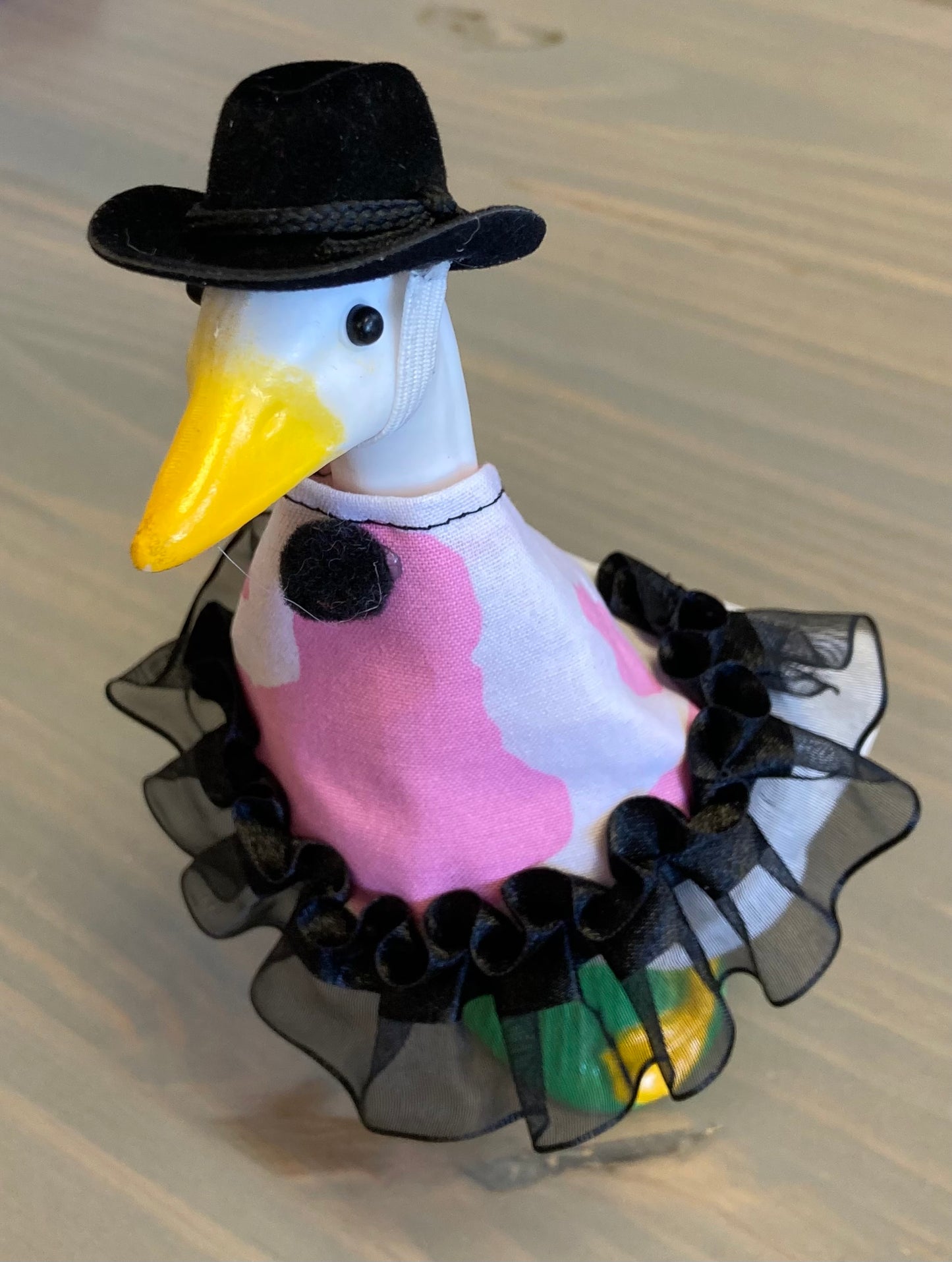 7" Desktop Goose Statue Outfit - Single