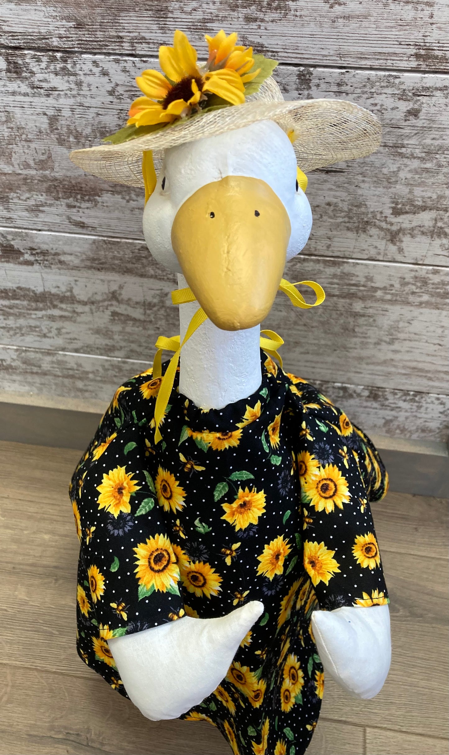 Goose Outfit - Sunflower