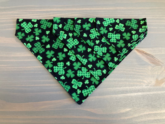 Dog Scarf - Thru the Collar Pet Neck Scarf - Shamrocks