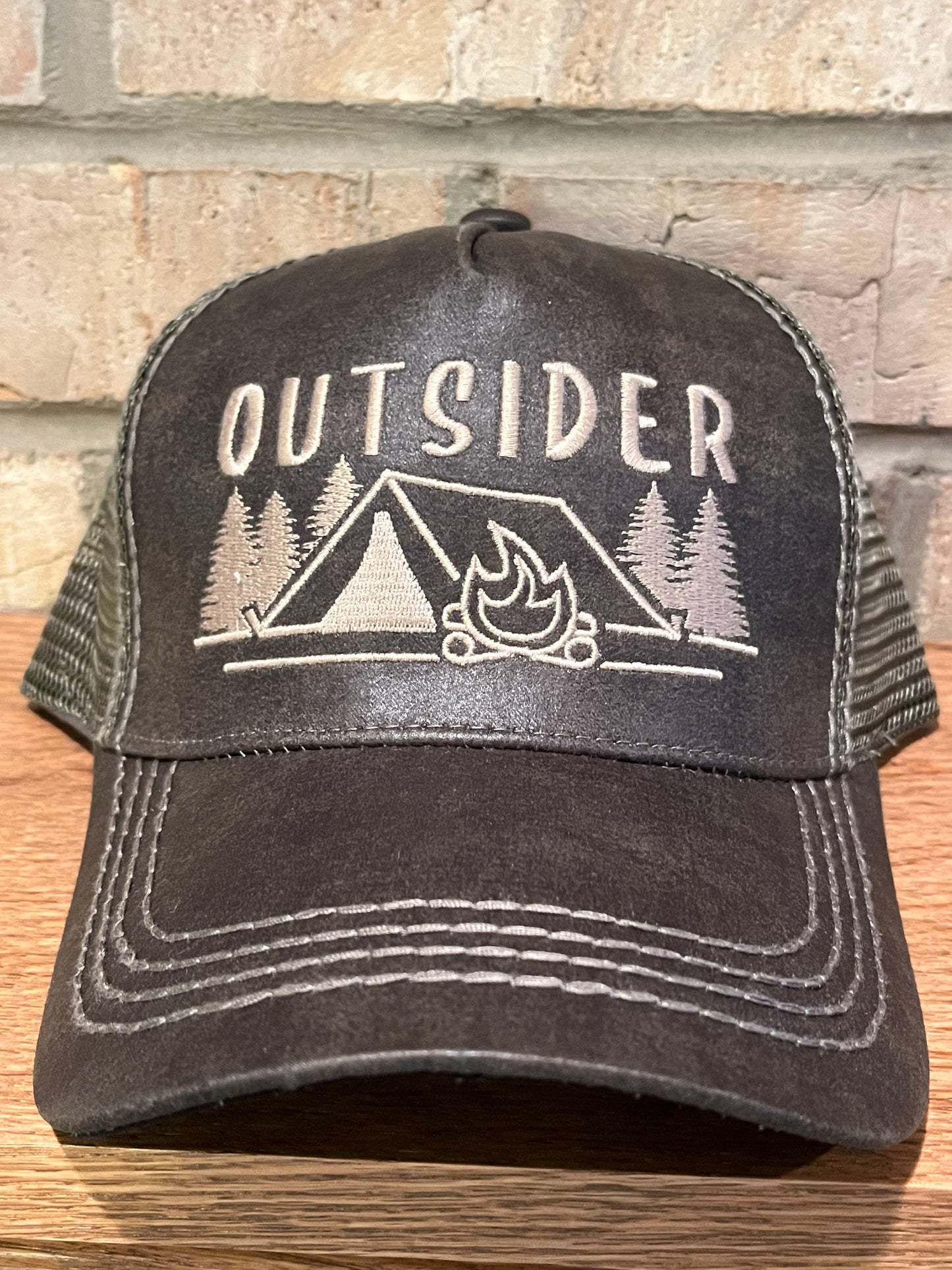 Ball Cap Vintage Mesh - Outsider